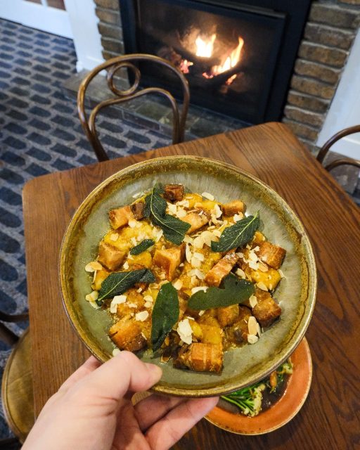 Dinner is served!
Try our new Gnocchi with pumpkin puree, crispy pork belly, fried sage, brown butter & roasted almonds 🔥