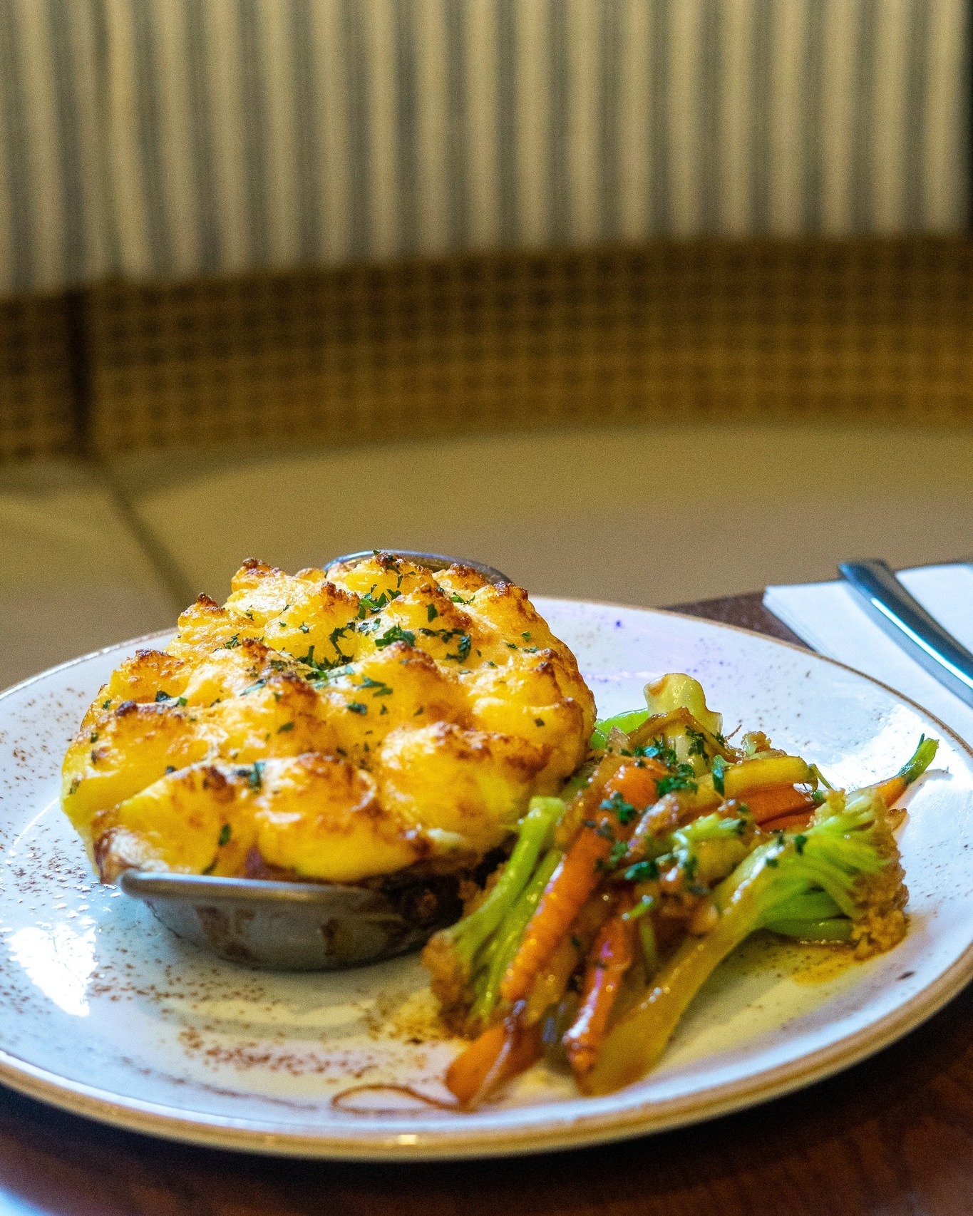 Tender lamb. Golden mash. A bloody good pie.

Our Shepherd’s Pie brings together local lamb shoulder braised in red wine and rosemary, baked with parmesan mash and served with maple-roasted carrots and lamb jus.

Kincraig comfort, done properly.
#pie #lunch #kincraig #local