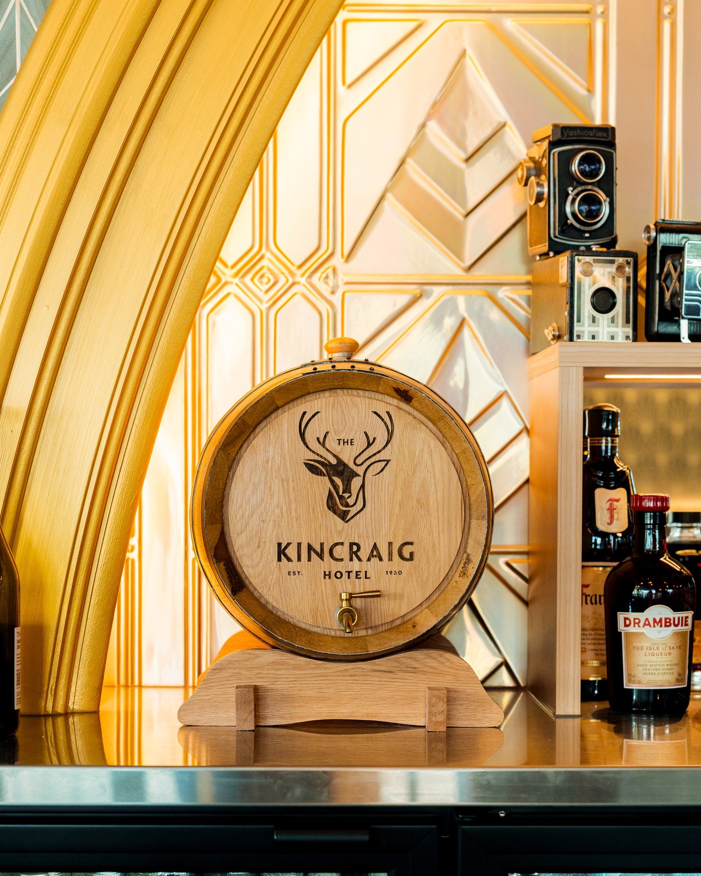 Friday knock-offs? We know just the place. 🍸

Clock off and settle in for a few at Kincraig! 

With 2 for 1 cocktails every Friday & Saturday from 7-9pm, your weekend is off to a pretty good start.

See you at the bar! 🍹